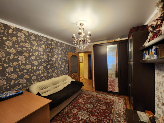 Продам трехкомнатную (3-комн.) квартиру, Авиатриссы Зверевой ул, 1/8, Гатчина г