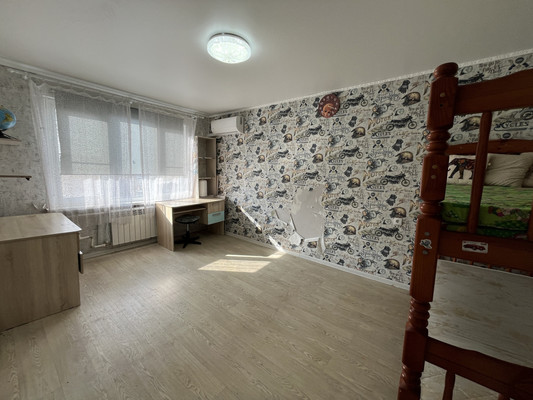 Продам двухкомнатную (2-комн.) квартиру, Южно-Моравская ул, 42, Воронеж г