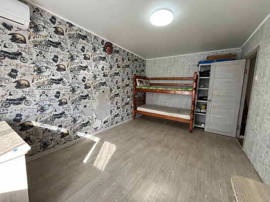 Продам двухкомнатную (2-комн.) квартиру, Южно-Моравская ул, 42, Воронеж г