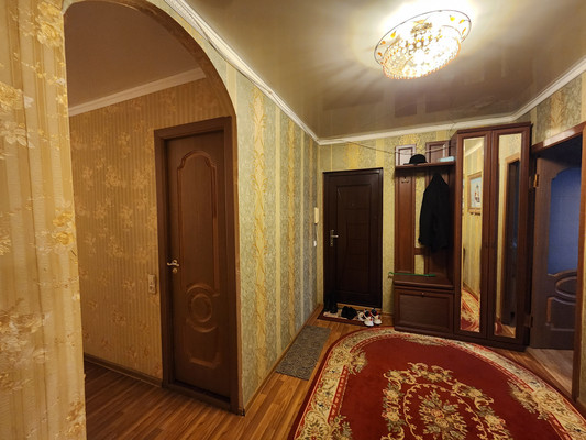 Продам трехкомнатную (3-комн.) квартиру, Авиатриссы Зверевой ул, 1/8, Гатчина г