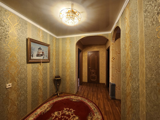 Продам трехкомнатную (3-комн.) квартиру, Авиатриссы Зверевой ул, 1/8, Гатчина г