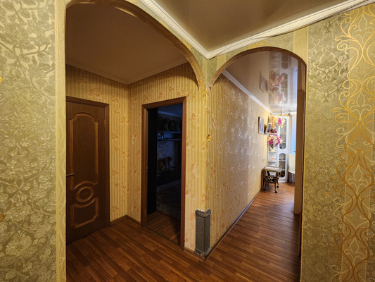 Продам трехкомнатную (3-комн.) квартиру, Авиатриссы Зверевой ул, 1/8, Гатчина г