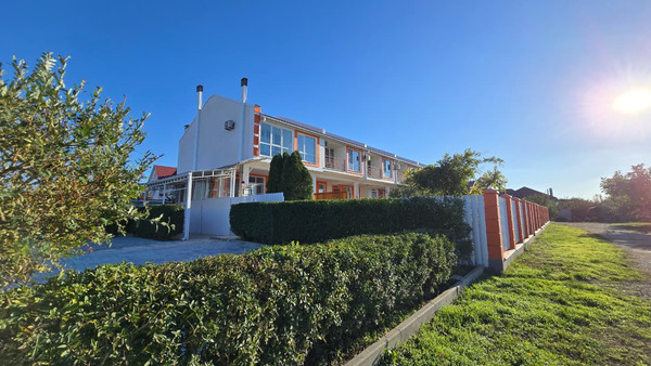 Продам таунхаус, Кубанская ул, 2кв, Витязево с, 0 км от города