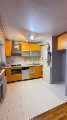 Продам трехкомнатную (3-комн.) квартиру, Октябрьский пр-кт, 47, Сыктывкар г