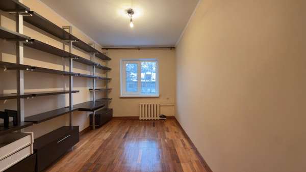 Продам трехкомнатную (3-комн.) квартиру, Октябрьский пр-кт, 47, Сыктывкар г