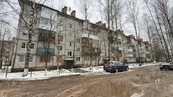 Продам трехкомнатную (3-комн.) квартиру, Октябрьский пр-кт, 47, Сыктывкар г