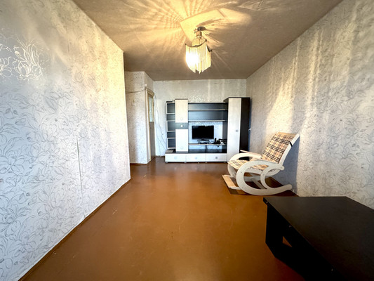 Продам двухкомнатную (2-комн.) квартиру, Брянской Пролетарской Дивизии ул, 17, Брянск г