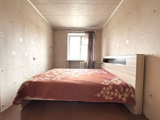 Продам двухкомнатную (2-комн.) квартиру, Брянской Пролетарской Дивизии ул, 17, Брянск г