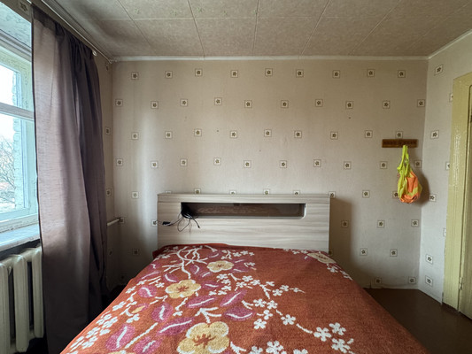 Продам двухкомнатную (2-комн.) квартиру, Брянской Пролетарской Дивизии ул, 17, Брянск г