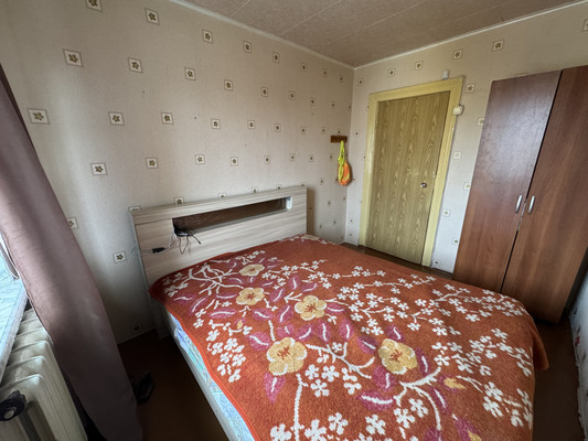 Продам двухкомнатную (2-комн.) квартиру, Брянской Пролетарской Дивизии ул, 17, Брянск г