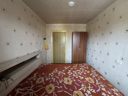 Продам двухкомнатную (2-комн.) квартиру, Брянской Пролетарской Дивизии ул, 17, Брянск г