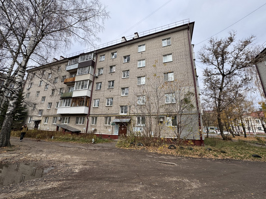 Продам двухкомнатную (2-комн.) квартиру, Брянской Пролетарской Дивизии ул, 17, Брянск г