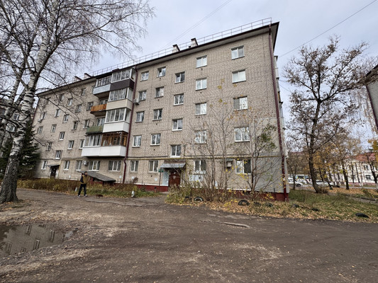 Продам двухкомнатную (2-комн.) квартиру, Брянской Пролетарской Дивизии ул, 17, Брянск г