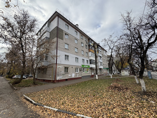 Продам двухкомнатную (2-комн.) квартиру, Брянской Пролетарской Дивизии ул, 17, Брянск г