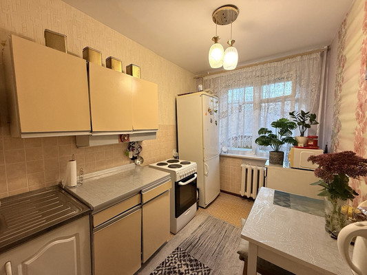 Продам трехкомнатную (3-комн.) квартиру, Чавайна б-р, 23, Йошкар-Ола г