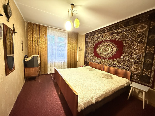 Продам трехкомнатную (3-комн.) квартиру, Чавайна б-р, 23, Йошкар-Ола г