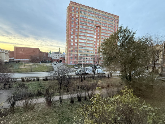 Продам трехкомнатную (3-комн.) квартиру, Чавайна б-р, 23, Йошкар-Ола г