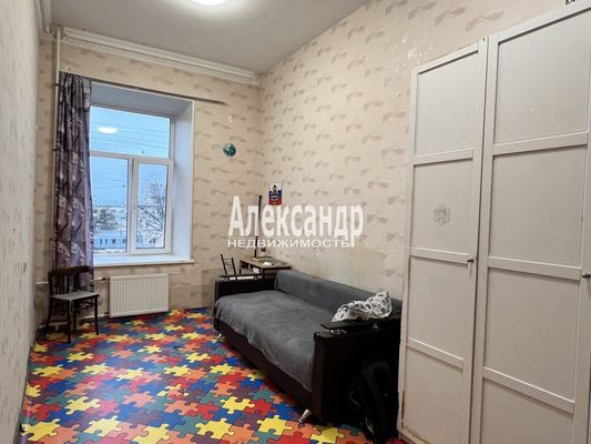 Продам комнату в 8-комн. квартире, 12-я В.О. линия, 15, Санкт-Петербург г