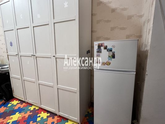 Продам комнату в 8-комн. квартире, 12-я В.О. линия, 15, Санкт-Петербург г