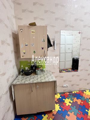 Продам комнату в 8-комн. квартире, 12-я В.О. линия, 15, Санкт-Петербург г