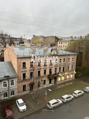 Продам комнату в 8-комн. квартире, 12-я В.О. линия, 15, Санкт-Петербург г