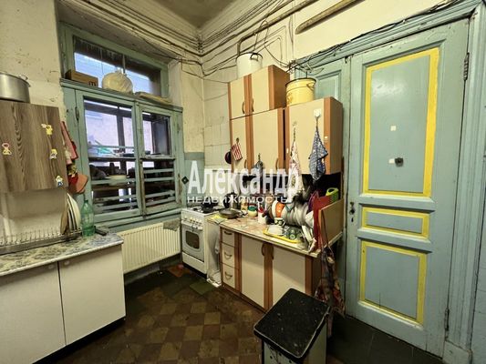 Продам комнату в 8-комн. квартире, 12-я В.О. линия, 15, Санкт-Петербург г