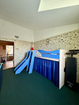 Продам трехкомнатную (3-комн.) квартиру, Заречная ул, 10, Сертолово г