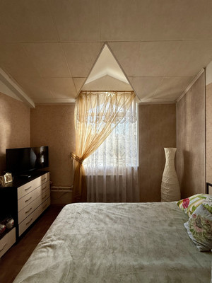 Продам трехкомнатную (3-комн.) квартиру, Заречная ул, 10, Сертолово г