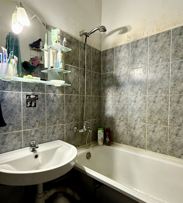 Продам трехкомнатную (3-комн.) квартиру, Заречная ул, 10, Сертолово г