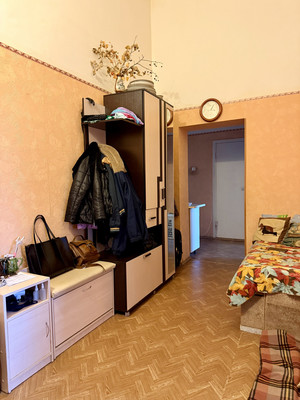 Продам трехкомнатную (3-комн.) квартиру, Заречная ул, 10, Сертолово г