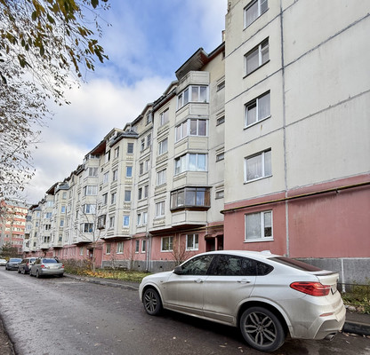 Продам трехкомнатную (3-комн.) квартиру, Заречная ул, 10, Сертолово г