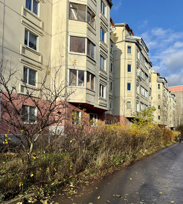 Продам трехкомнатную (3-комн.) квартиру, Заречная ул, 10, Сертолово г