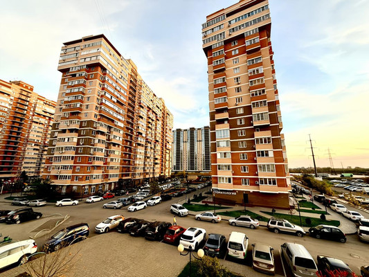 Продам двухкомнатную (2-комн.) квартиру, Автолюбителей ул, 1/7к2, Краснодар г