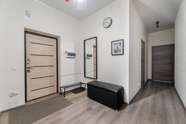 Продам трехкомнатную (3-комн.) квартиру, Комсомольская ул, 2, Казань г