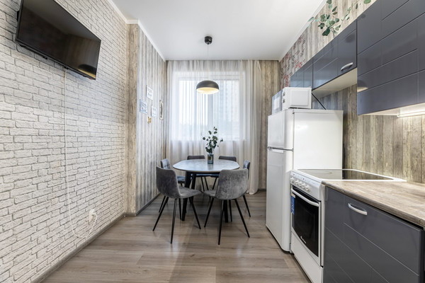 Продам трехкомнатную (3-комн.) квартиру, Комсомольская ул, 2, Казань г