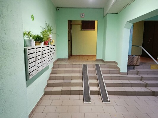 Продам однокомнатную (1-комн.) квартиру, Лобачевского ул, 100, Москва г