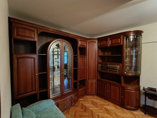 Продам трехкомнатную (3-комн.) квартиру, Артюхиной ул, 11, Москва г