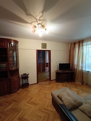 Продам трехкомнатную (3-комн.) квартиру, Артюхиной ул, 11, Москва г