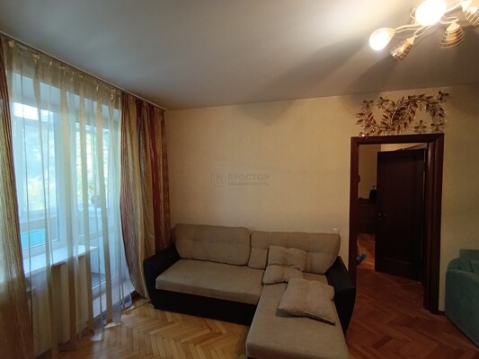 Продам трехкомнатную (3-комн.) квартиру, Артюхиной ул, 11, Москва г