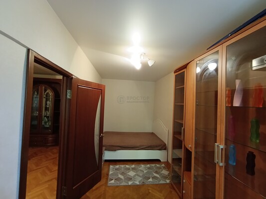 Продам трехкомнатную (3-комн.) квартиру, Артюхиной ул, 11, Москва г