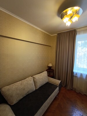 Продам трехкомнатную (3-комн.) квартиру, Артюхиной ул, 11, Москва г