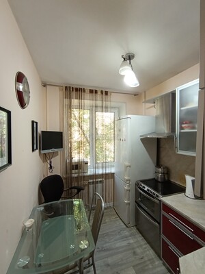 Продам трехкомнатную (3-комн.) квартиру, Артюхиной ул, 11, Москва г