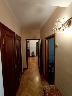 Продам трехкомнатную (3-комн.) квартиру, Артюхиной ул, 11, Москва г