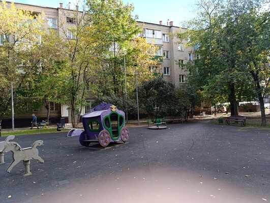 Продам трехкомнатную (3-комн.) квартиру, Артюхиной ул, 11, Москва г