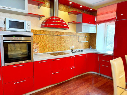 Продам трехкомнатную (3-комн.) квартиру, Мира пр-кт, 30, Комсомольск-на-Амуре г