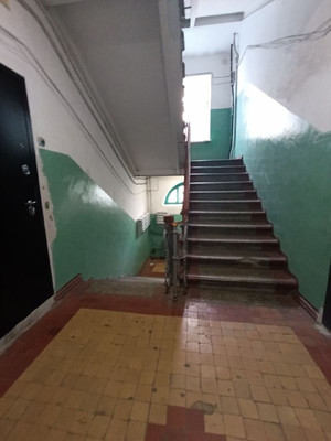 Продам трехкомнатную (3-комн.) квартиру, Мира пр-кт, 30, Комсомольск-на-Амуре г