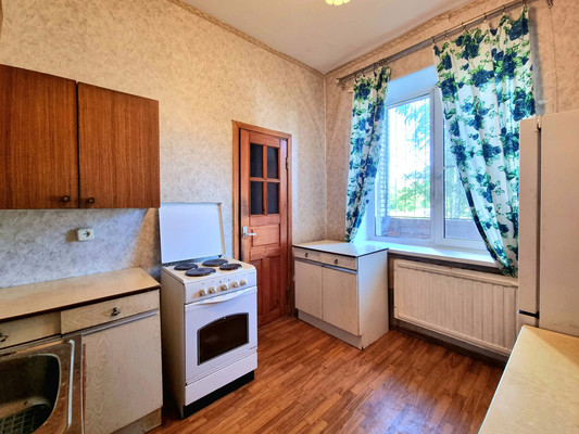 Продам двухкомнатную (2-комн.) квартиру, Заводской пр-кт, 38А, Колпино г