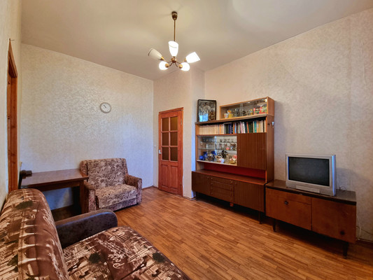 Продам двухкомнатную (2-комн.) квартиру, Заводской пр-кт, 38А, Колпино г