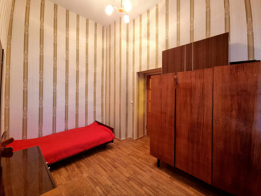 Продам двухкомнатную (2-комн.) квартиру, Заводской пр-кт, 38А, Колпино г