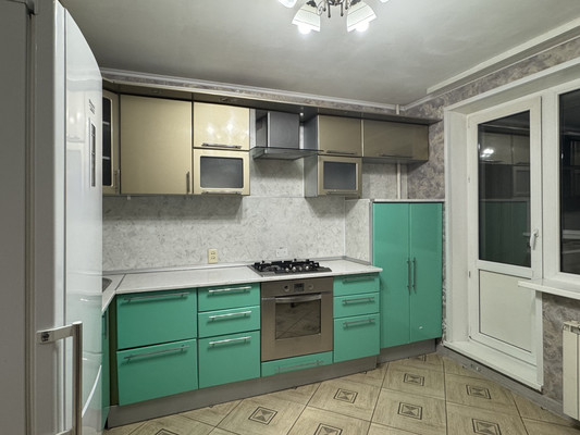 Продам трехкомнатную (3-комн.) квартиру, Дачная ул, 12к1, Рязань г